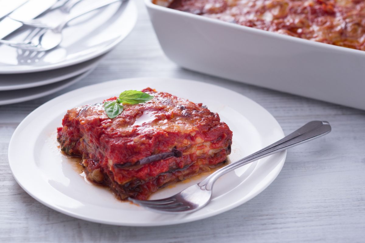 a dish og eggplants parmigiana